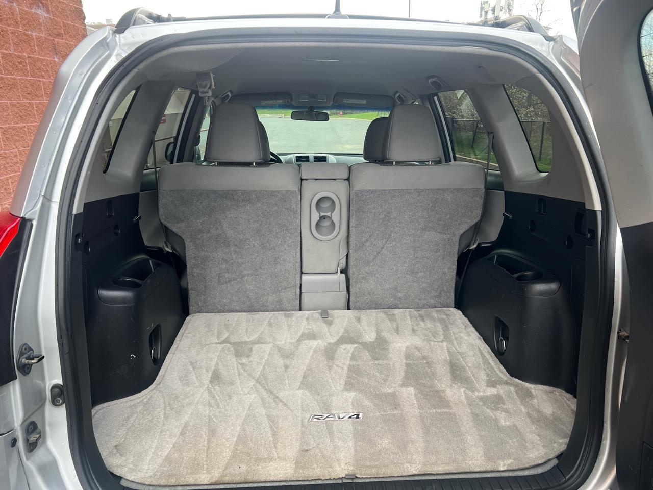 Toyota RAV4 Base I4 4WD 2012