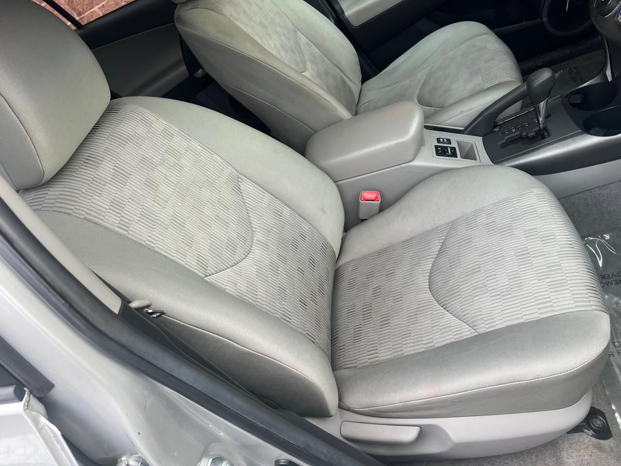 Toyota RAV4 Base I4 4WD 2012