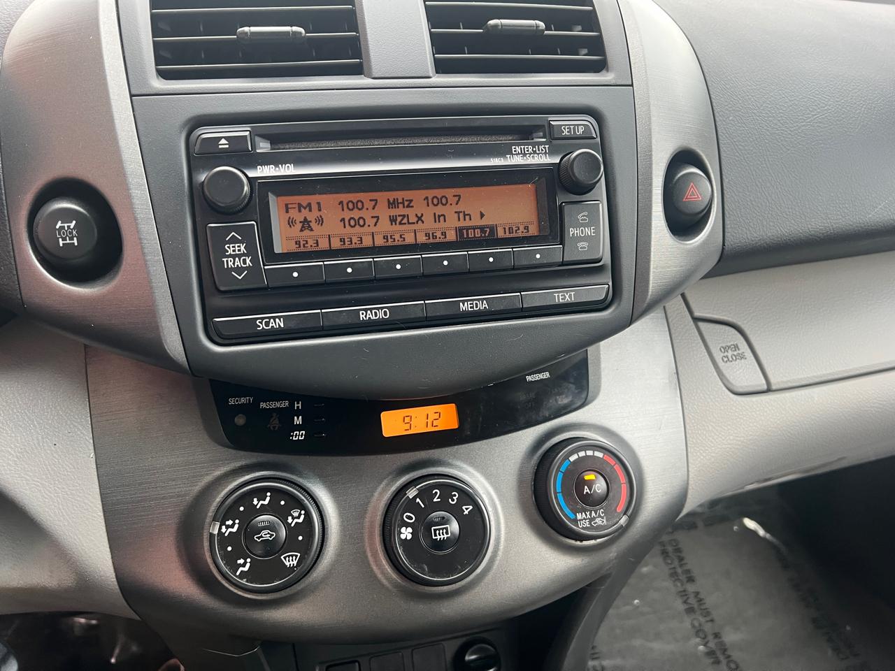 Toyota RAV4 Base I4 4WD 2012