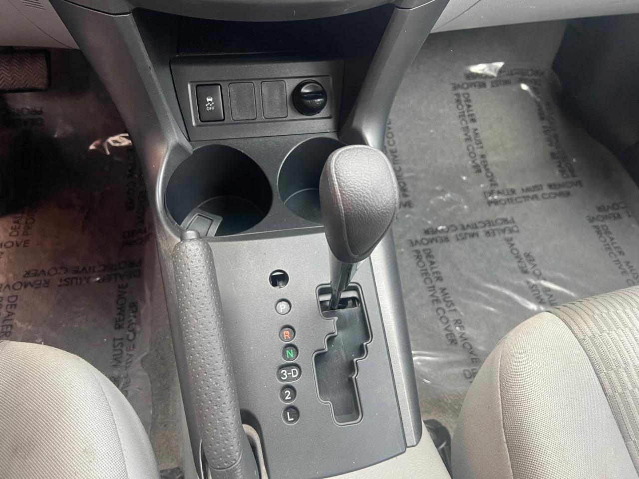 Toyota RAV4 Base I4 4WD 2012