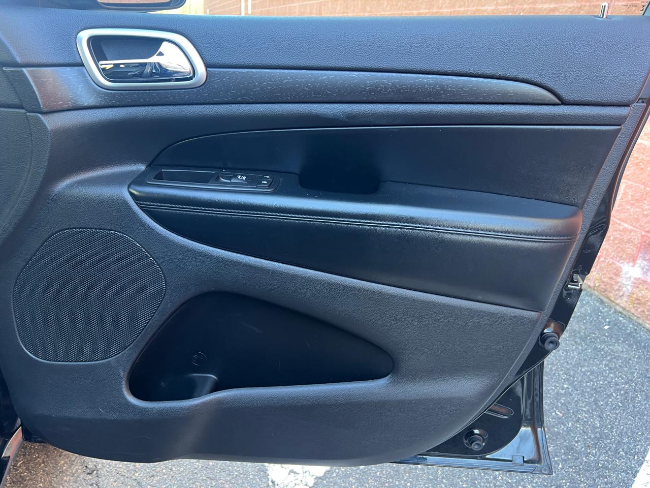 Jeep Grand Cherokee 4WD 4dr Laredo Altitude 2017