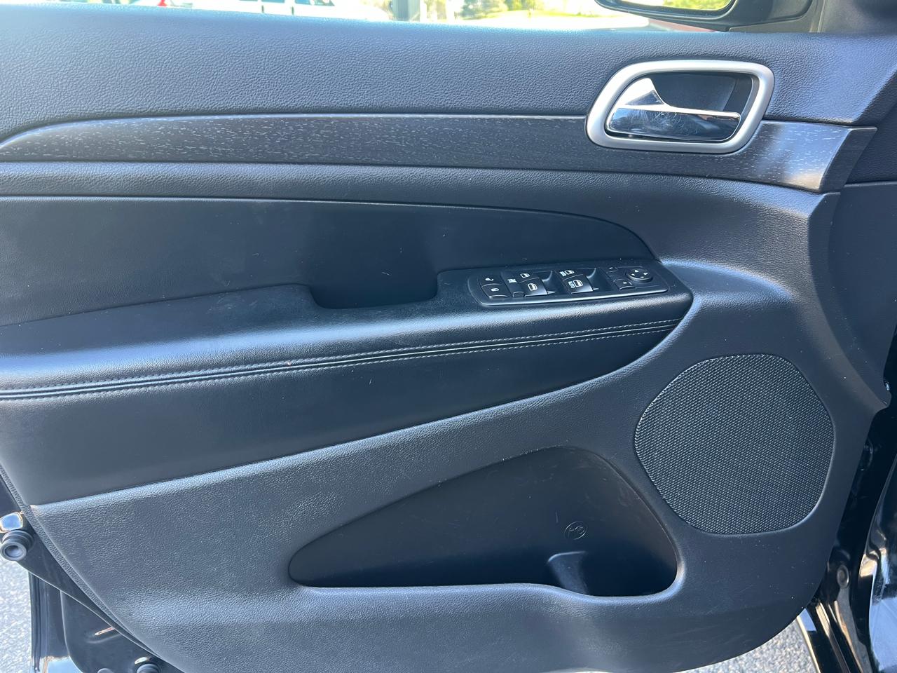 Jeep Grand Cherokee 4WD 4dr Laredo Altitude 2017