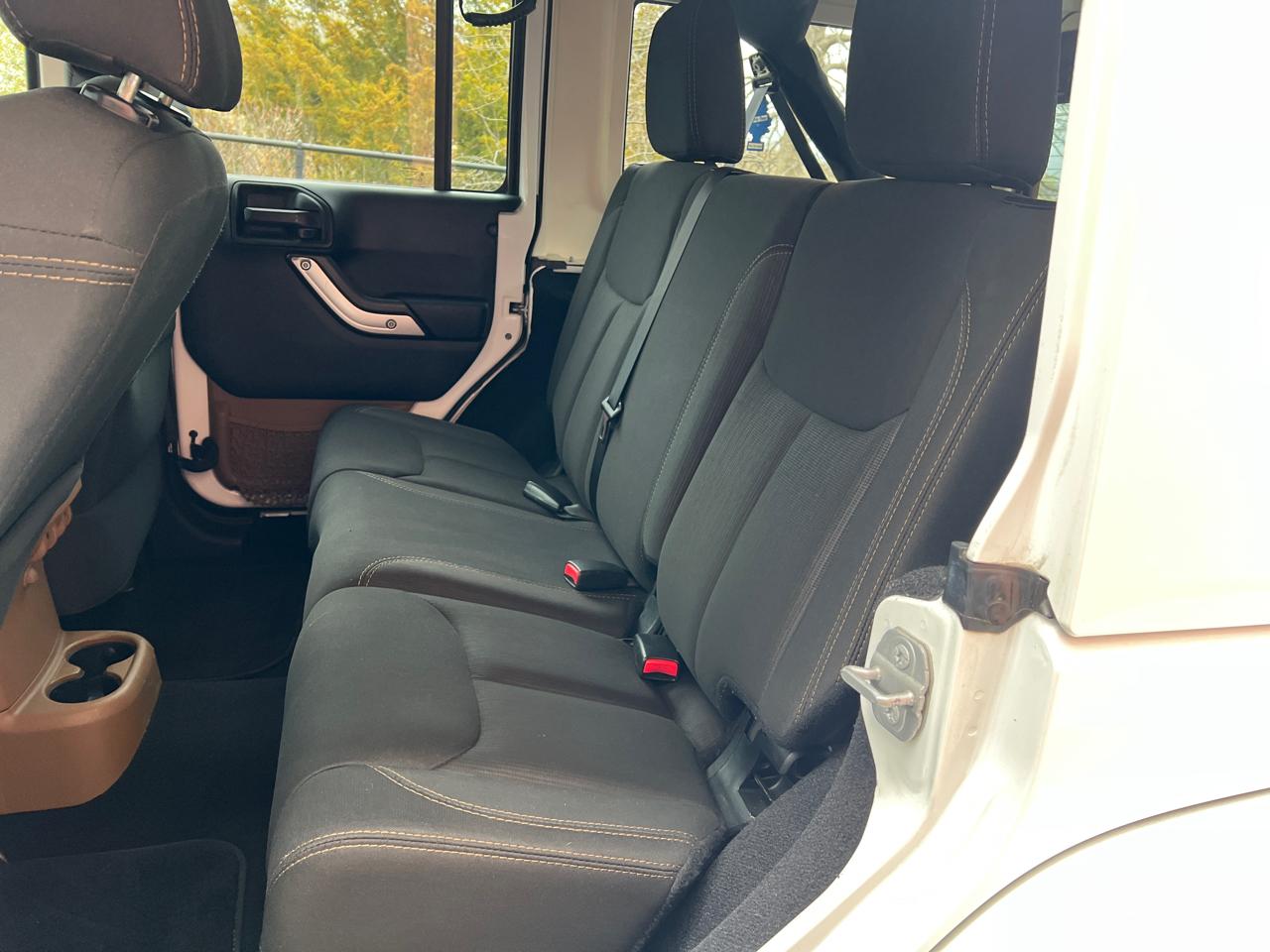 Jeep Wrangler Unlimited Sahara 4WD 2014