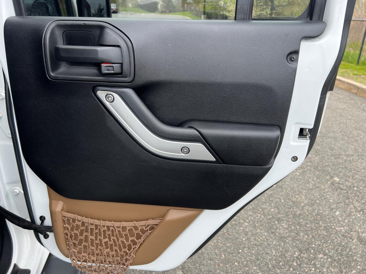 Jeep Wrangler Unlimited Sahara 4WD 2014