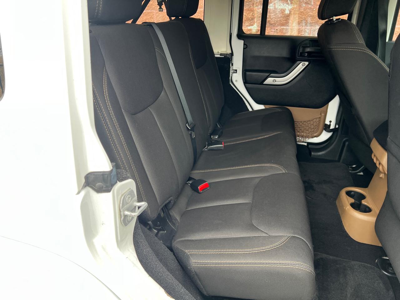 Jeep Wrangler Unlimited Sahara 4WD 2014