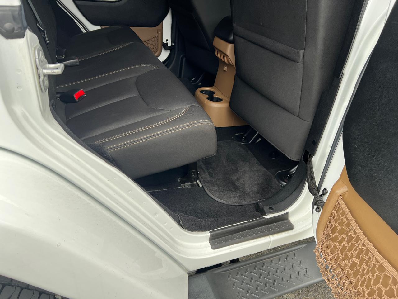 Jeep Wrangler Unlimited Sahara 4WD 2014