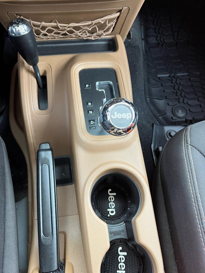 Jeep Wrangler Unlimited Sahara 4WD 2014