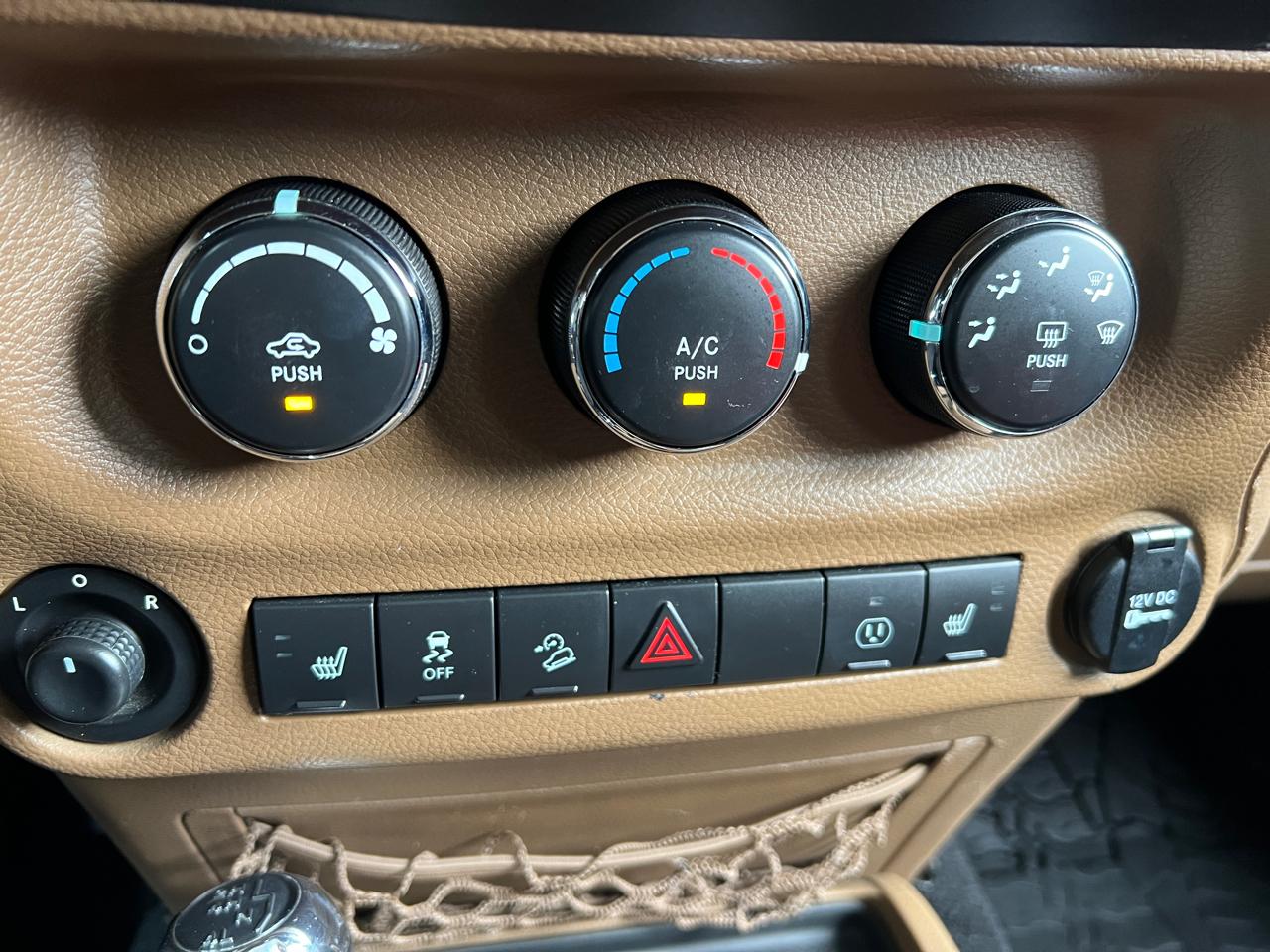 Jeep Wrangler Unlimited Sahara 4WD 2014