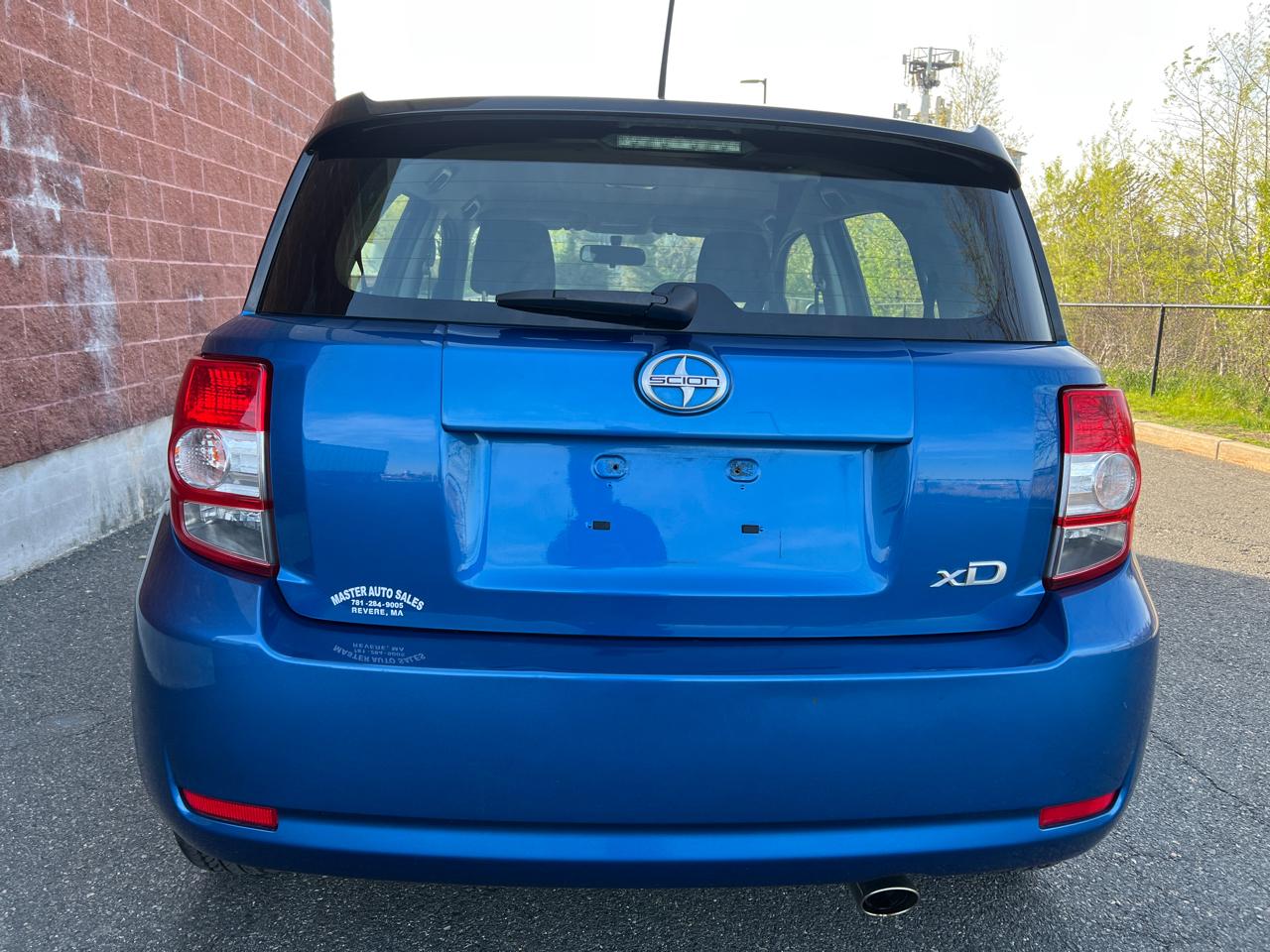 Scion xD 5-Door Hatchback 4-Spd AT 2013
