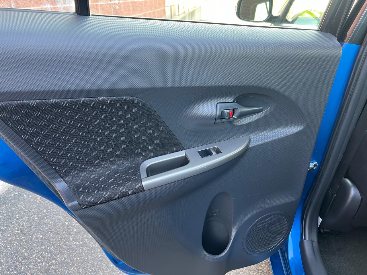 Scion xD 5-Door Hatchback 4-Spd AT 2013