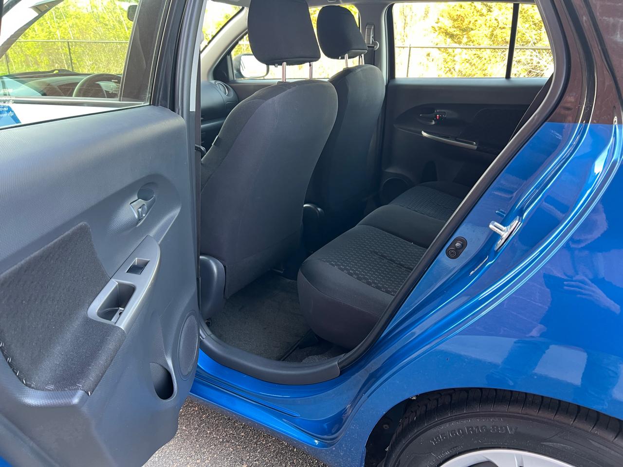 Scion xD 5-Door Hatchback 4-Spd AT 2013