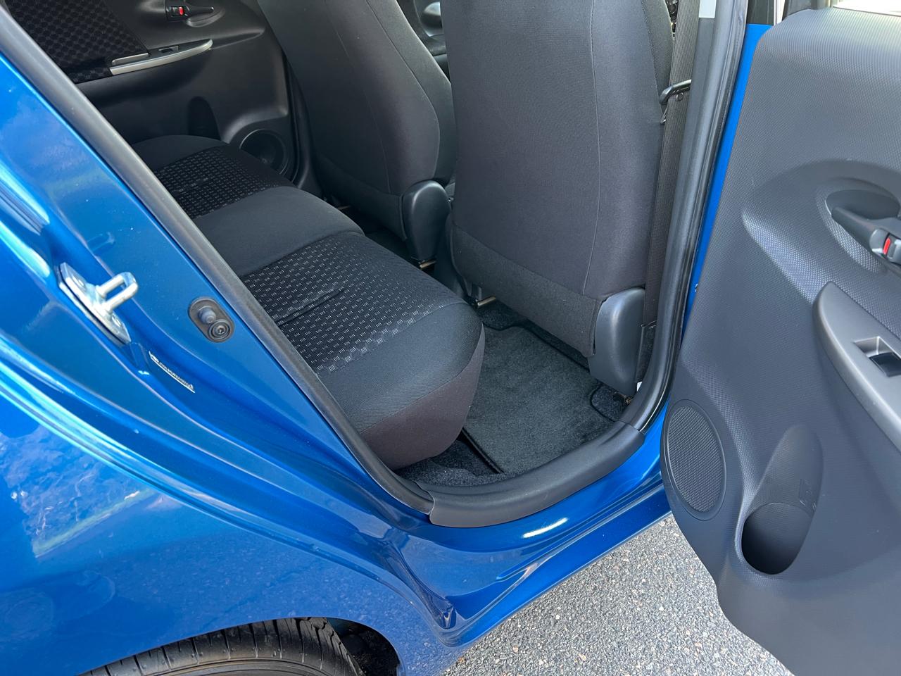 Scion xD 5-Door Hatchback 4-Spd AT 2013