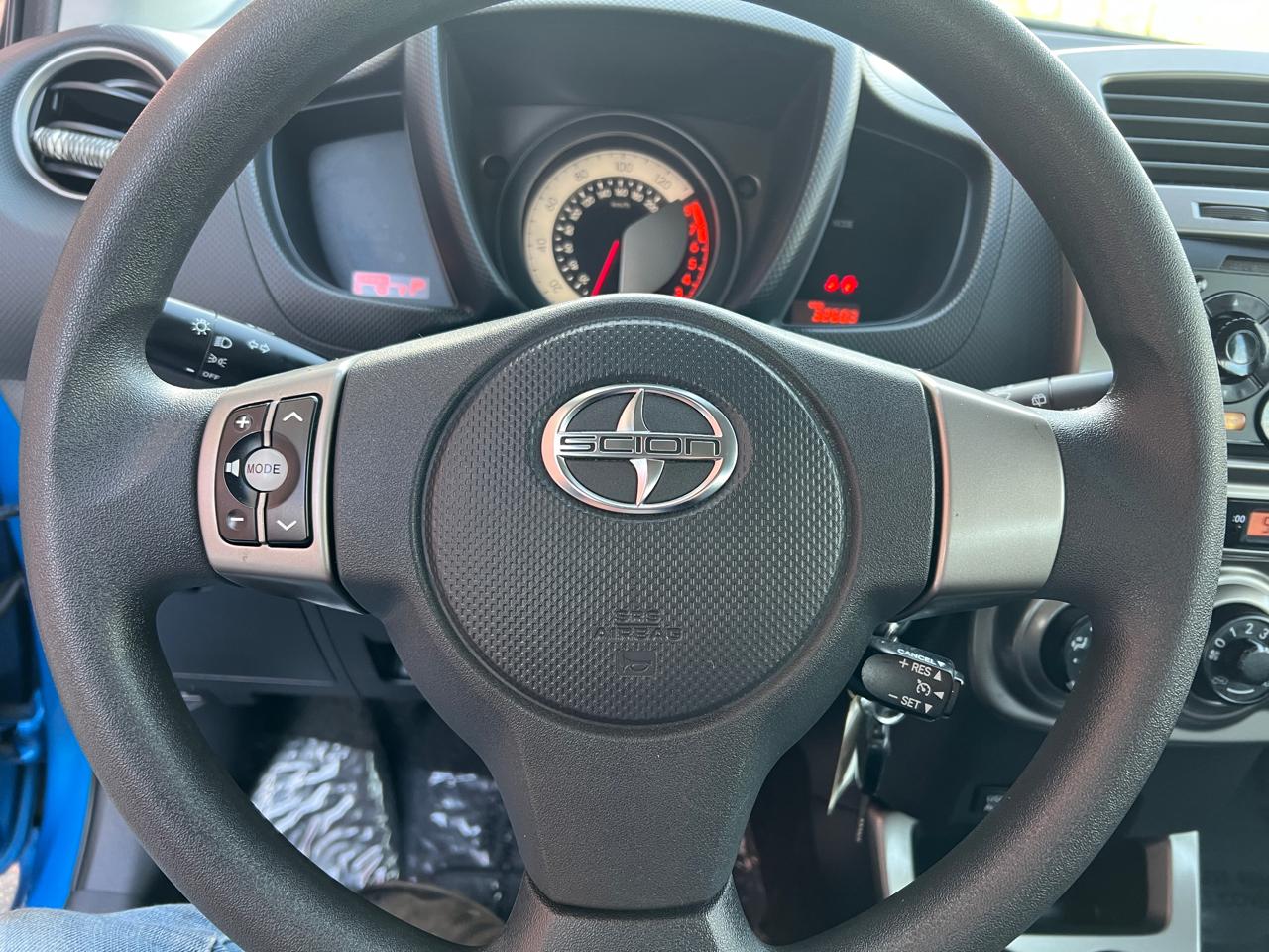 Scion xD 5-Door Hatchback 4-Spd AT 2013
