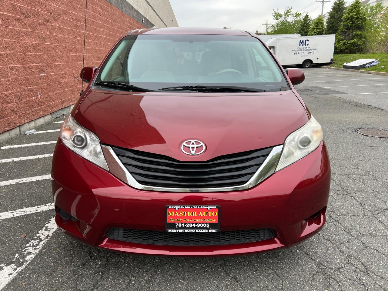 Toyota Sienna LE FWD 8-Passenger V6 2014