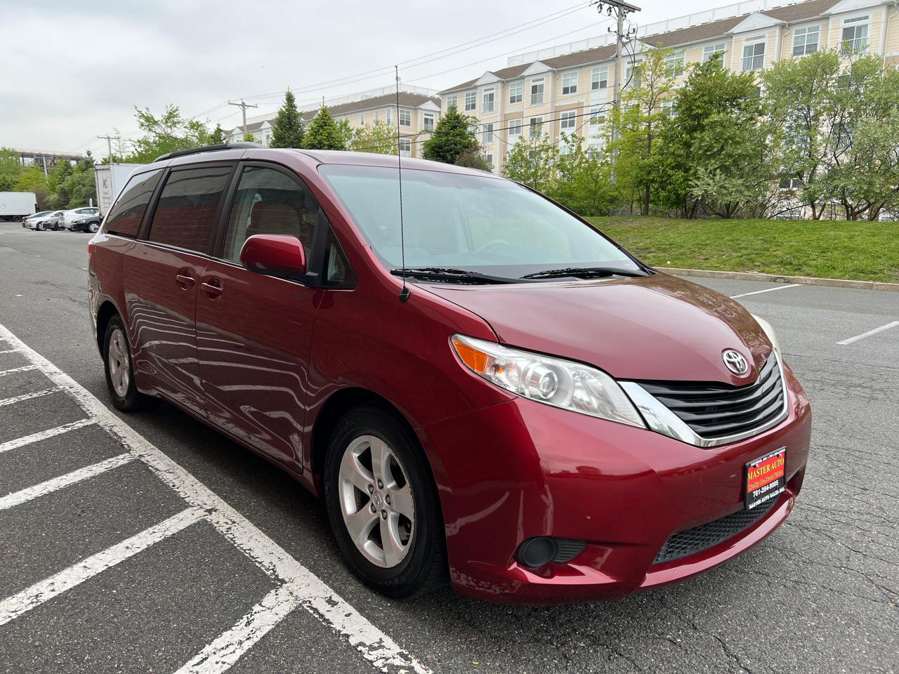 Toyota Sienna LE FWD 8-Passenger V6 2014