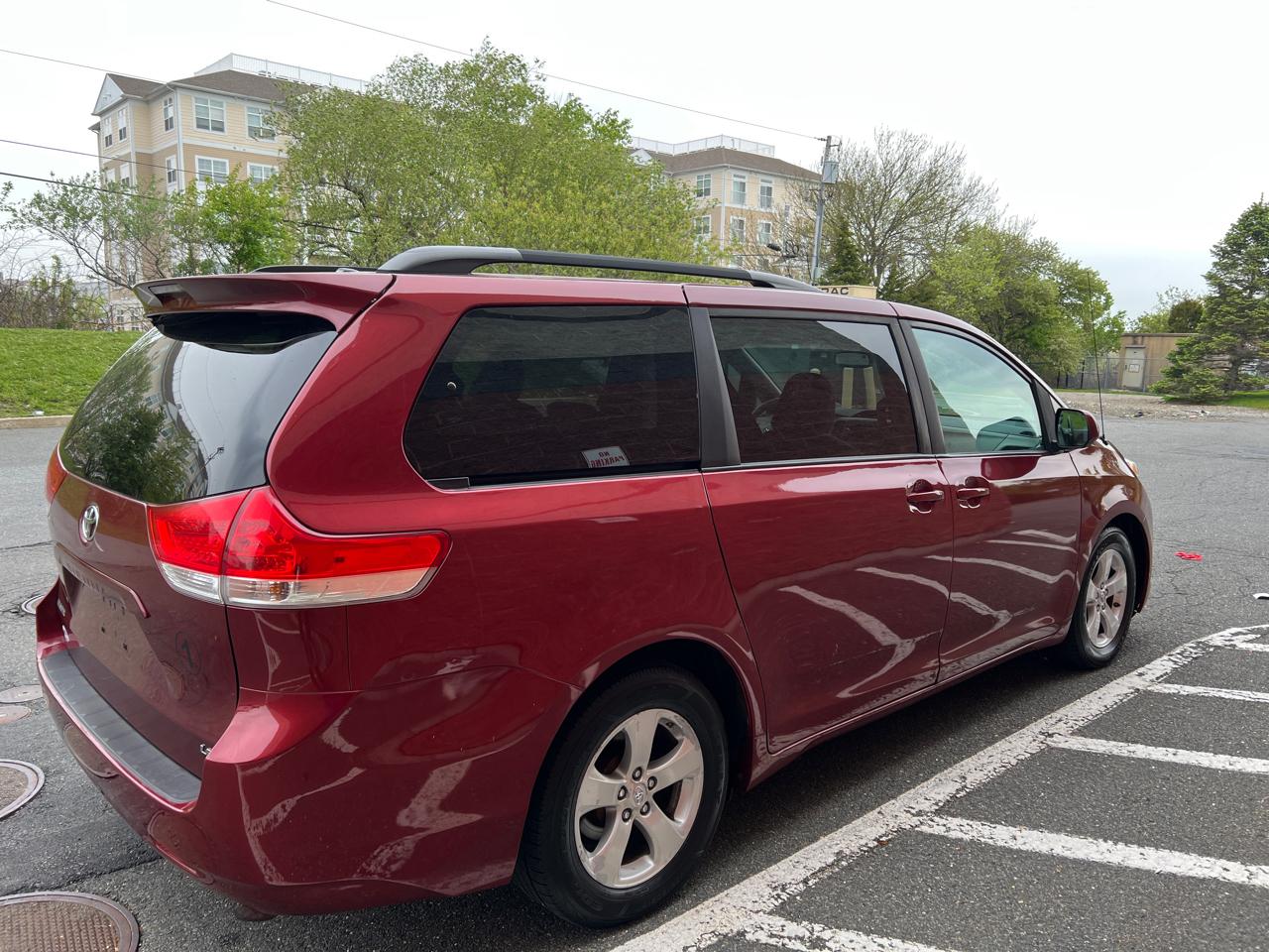 Toyota Sienna LE FWD 8-Passenger V6 2014