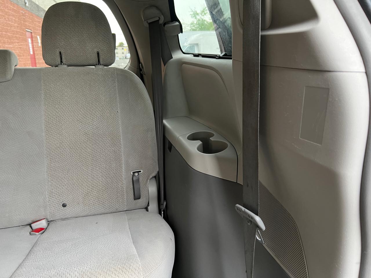 Toyota Sienna LE FWD 8-Passenger V6 2014