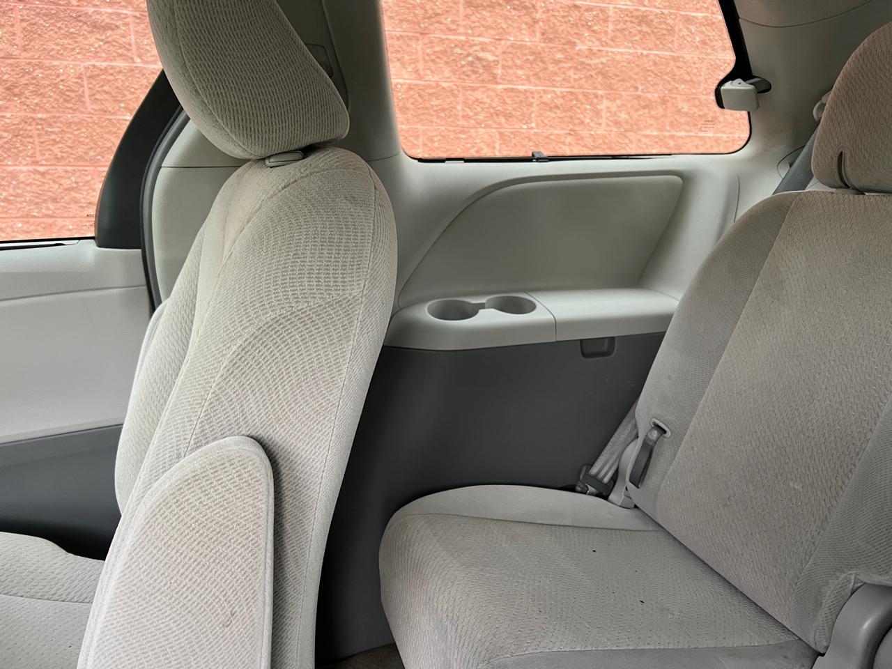 Toyota Sienna LE FWD 8-Passenger V6 2014