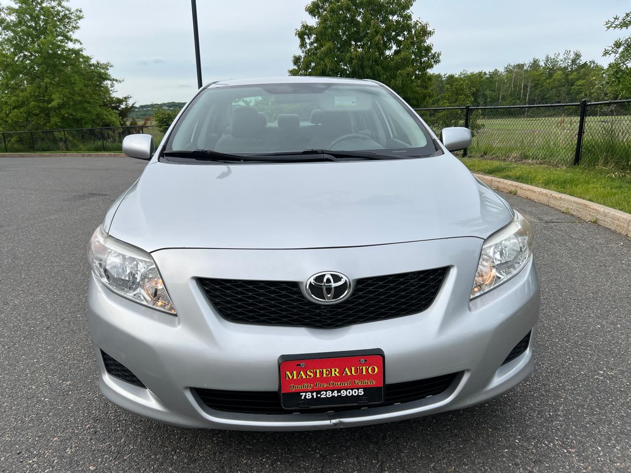 Toyota Corolla 4dr Sdn Auto LE (Natl) 2010