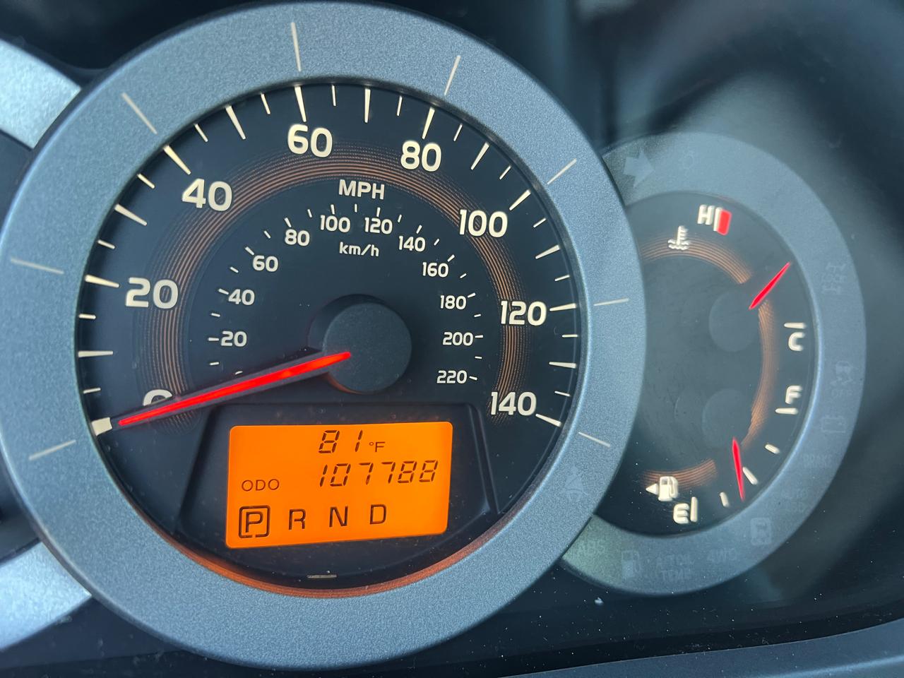 Toyota RAV4 XLE 4D SUV AWD 2012