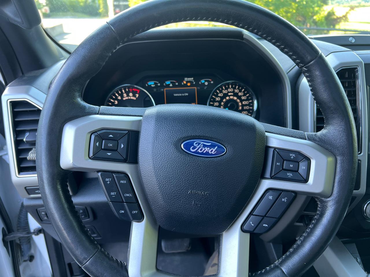 Ford F-150 4WD SuperCrew 150" FX4 2019