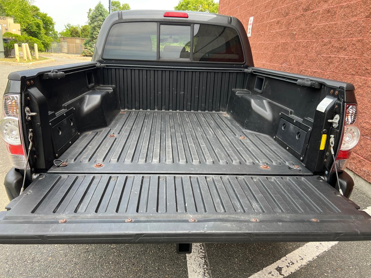 Toyota Tacoma 4WD Double Cab LB V6 AT TRD Off Road (Natl) 2011