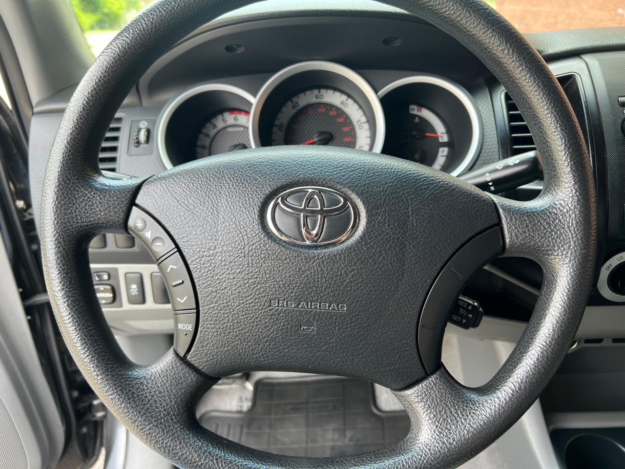 Toyota Tacoma 4WD Double Cab LB V6 AT TRD Off Road (Natl) 2011