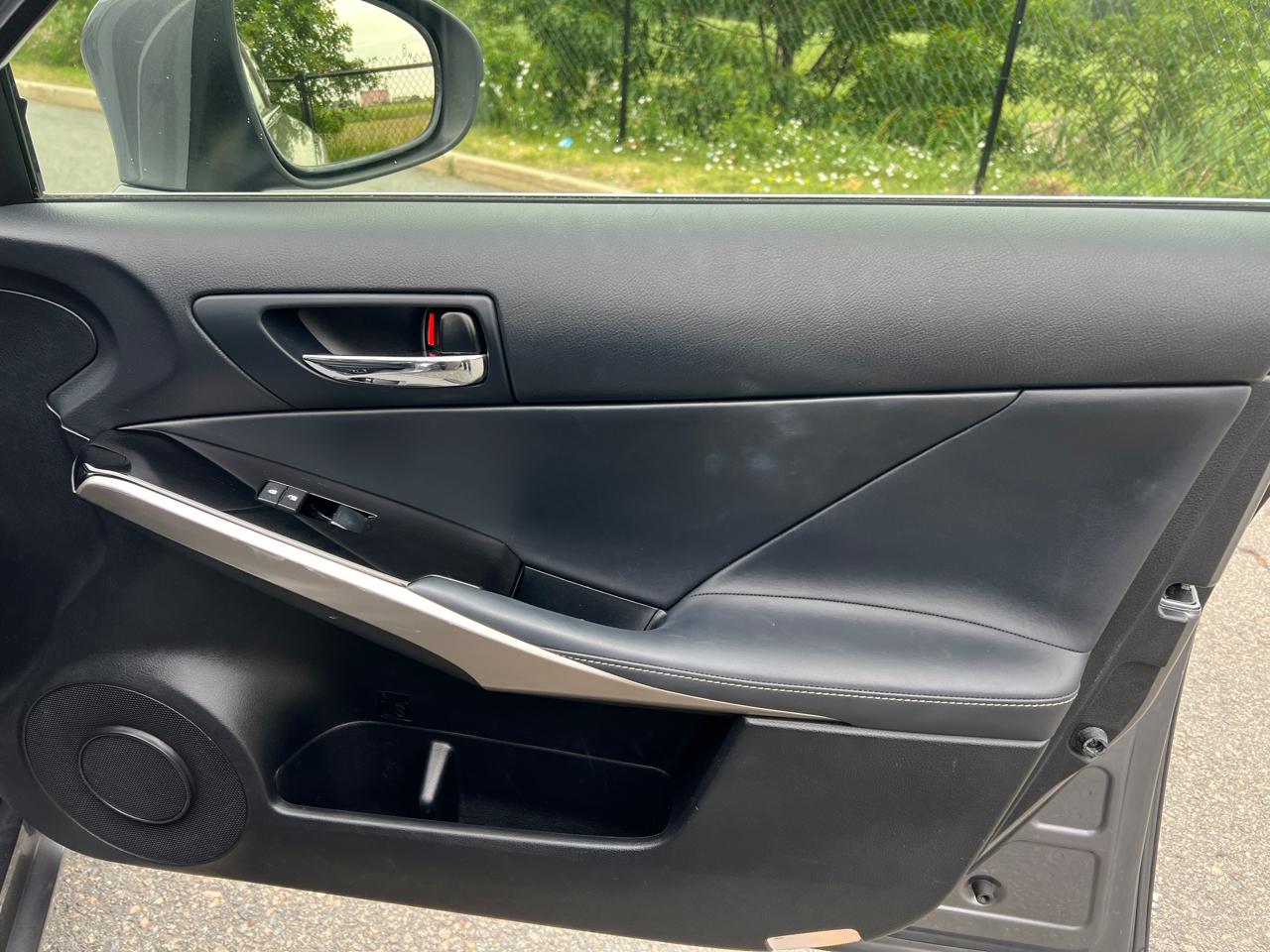 Lexus IS 300 AWD 2016
