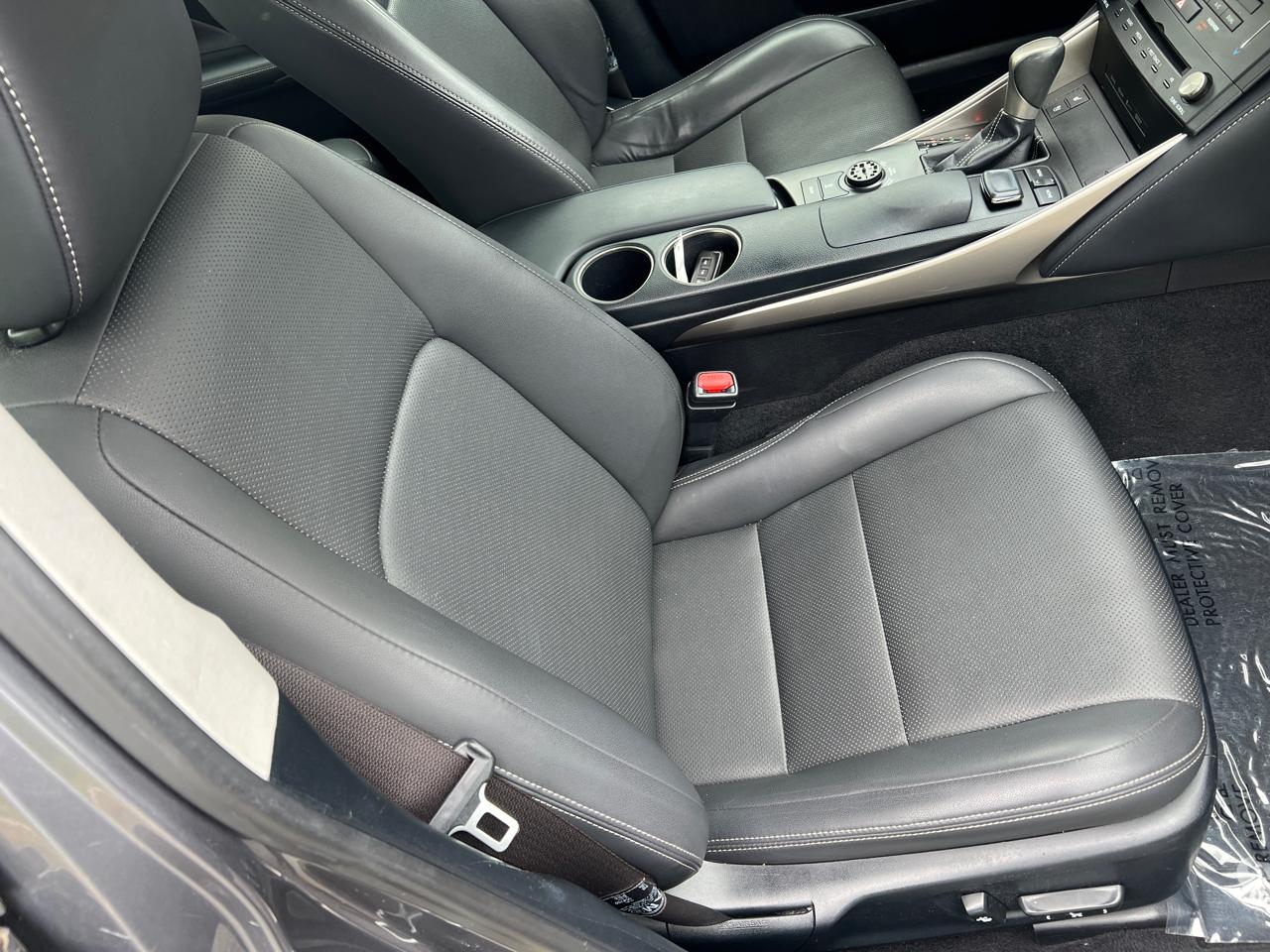 Lexus IS 300 AWD 2016
