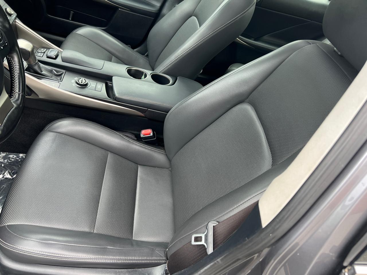 Lexus IS 300 AWD 2016