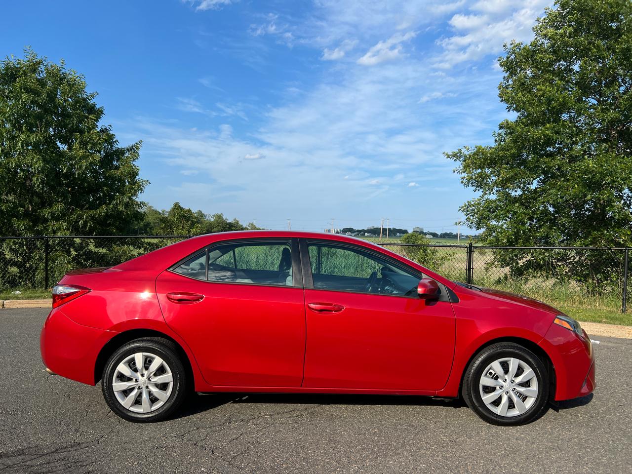 Toyota Corolla 4dr Sdn Auto LE (Natl) 2015