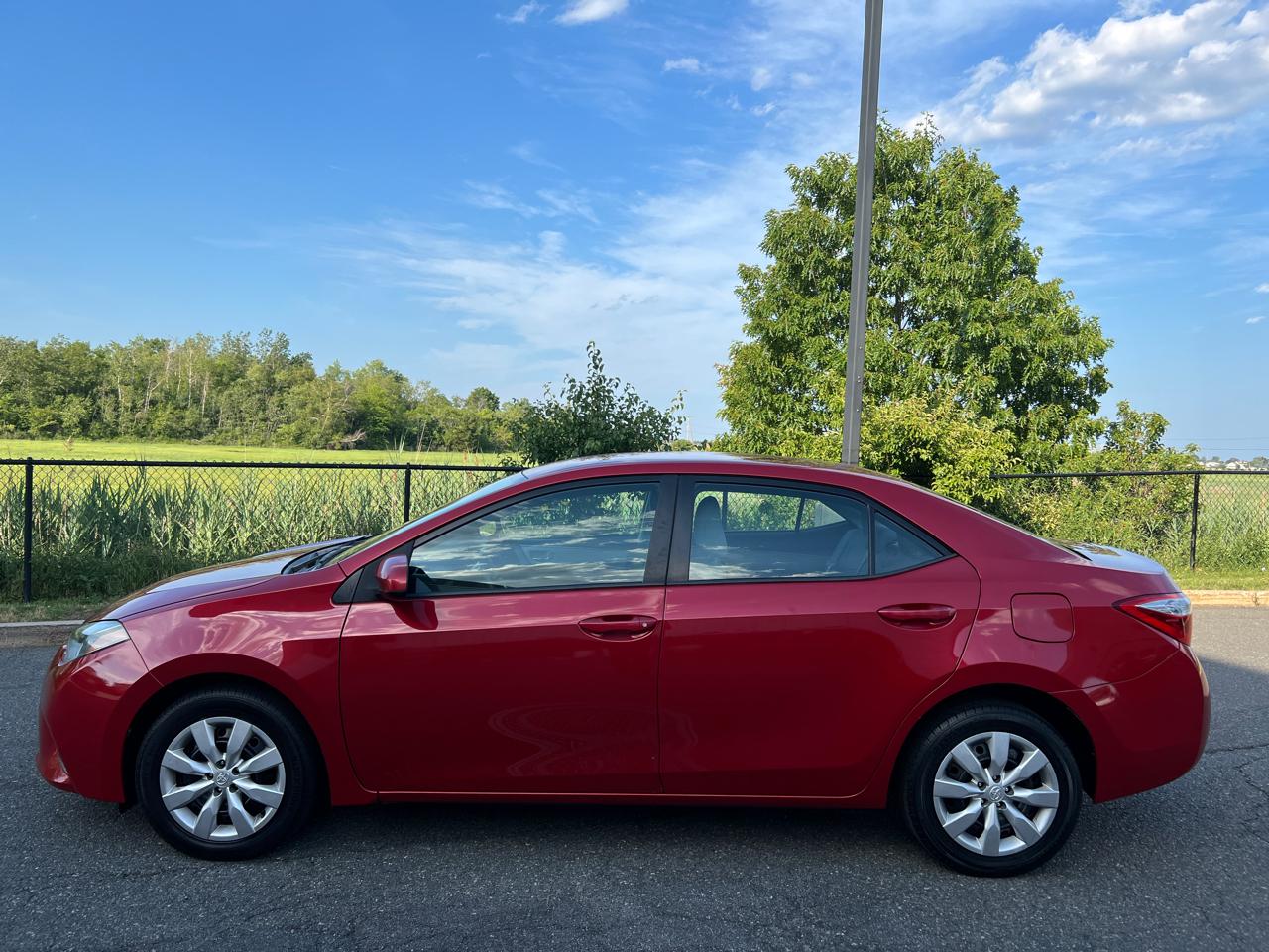 Toyota Corolla 4dr Sdn Auto LE (Natl) 2015