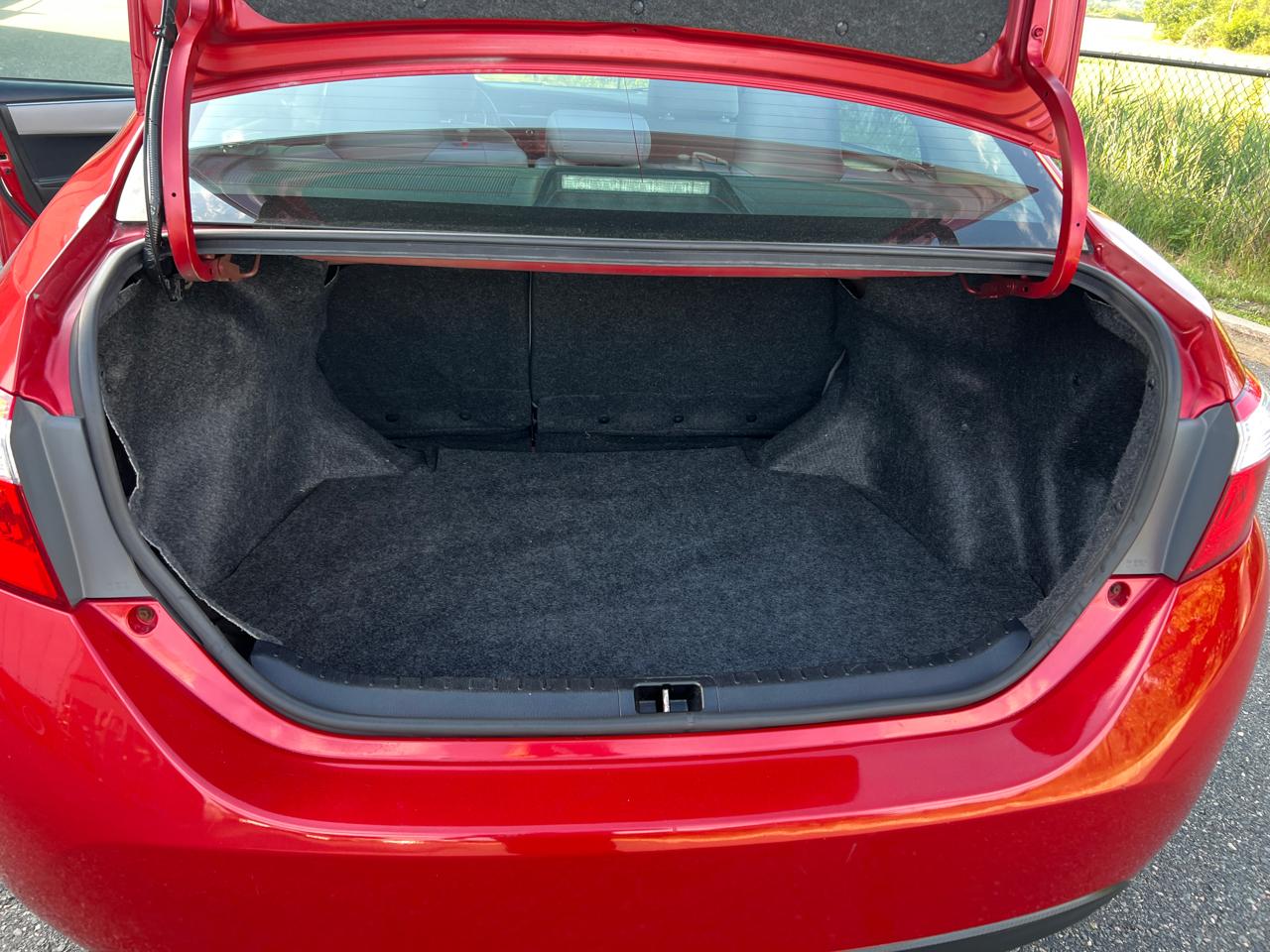 Toyota Corolla 4dr Sdn Auto LE (Natl) 2015