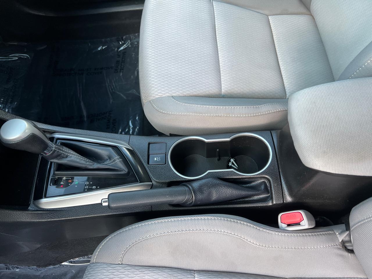 Toyota Corolla 4dr Sdn Auto LE (Natl) 2015