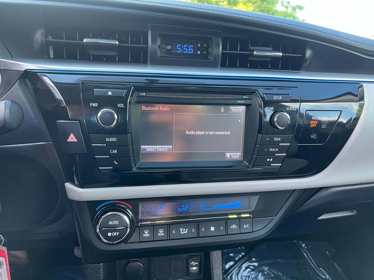 Toyota Corolla 4dr Sdn Auto LE (Natl) 2015
