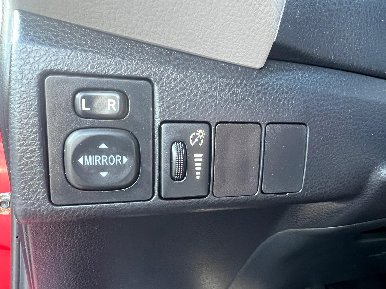 Toyota Corolla 4dr Sdn Auto LE (Natl) 2015