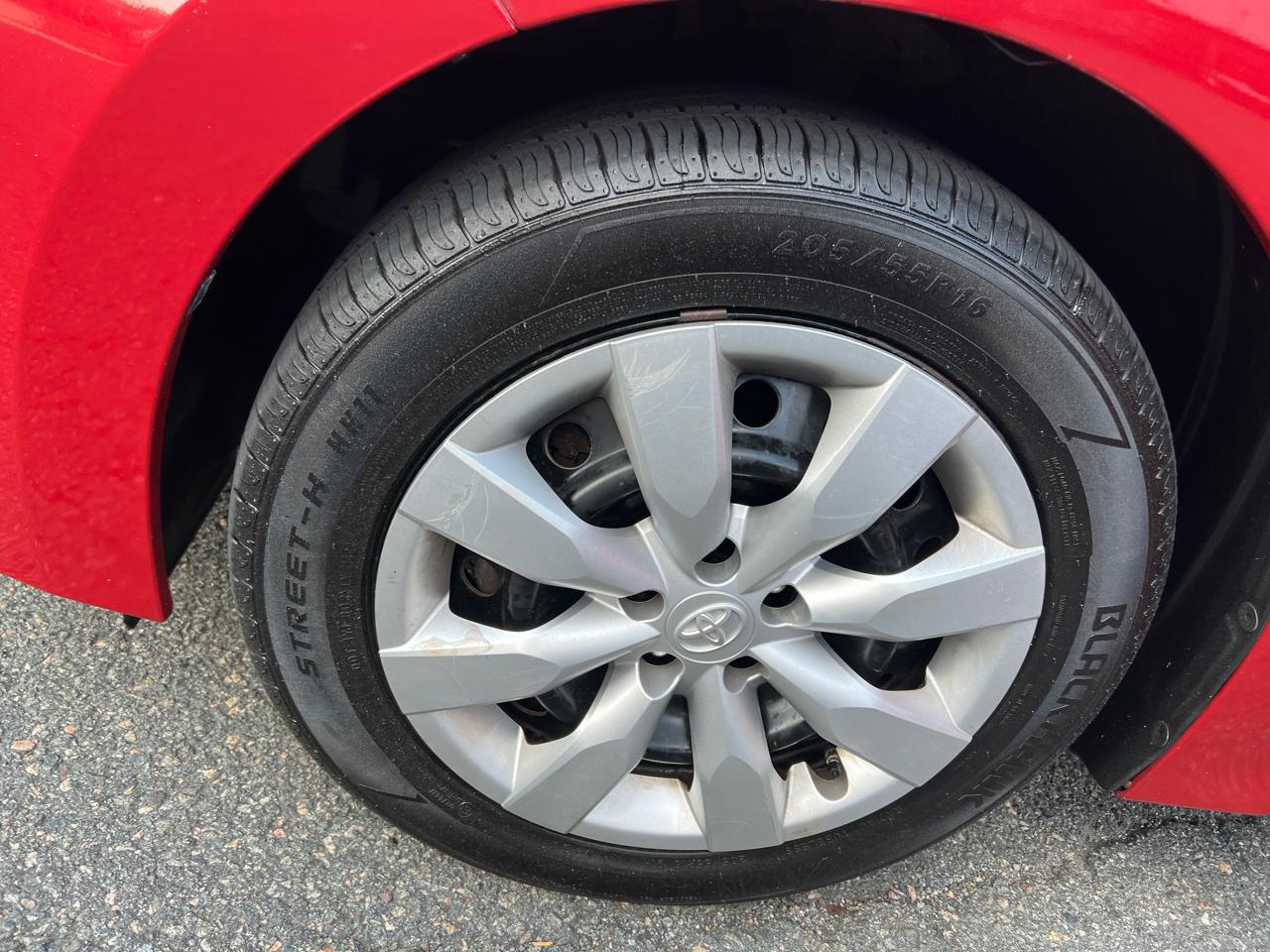Toyota Corolla 4dr Sdn Auto LE (Natl) 2015