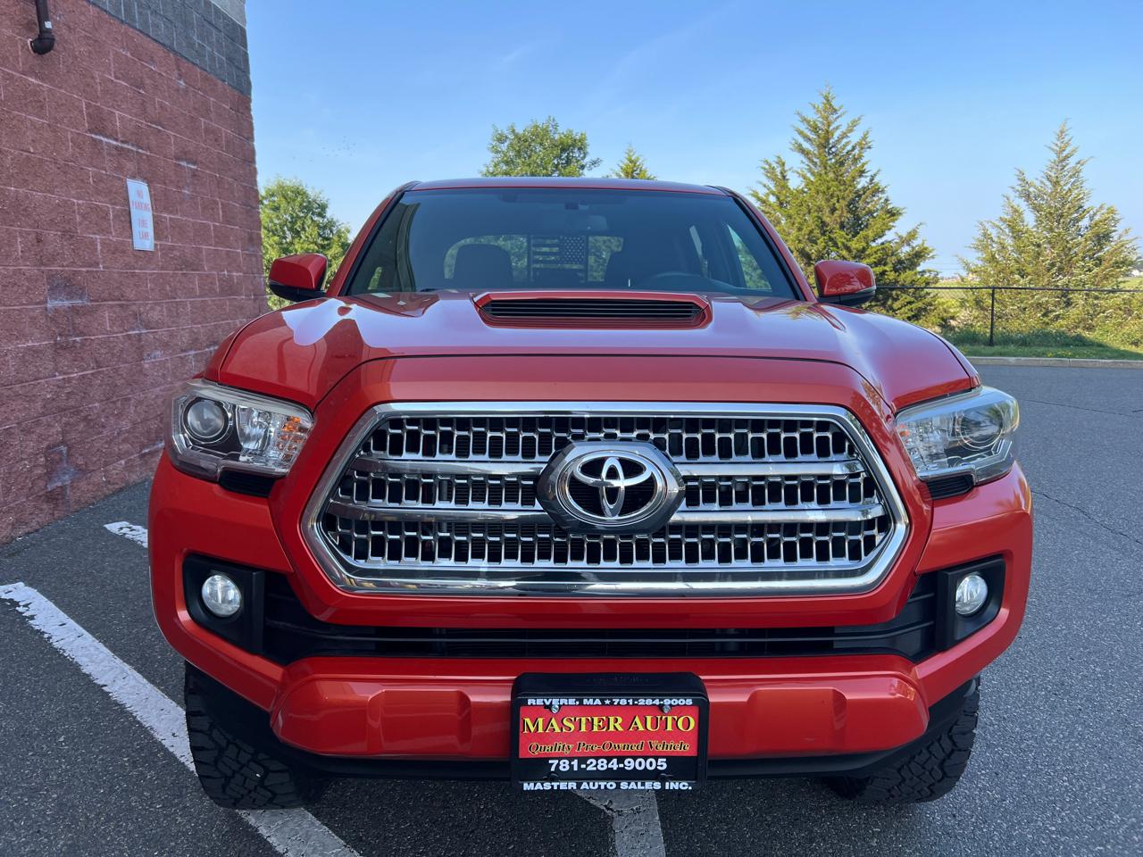 Toyota Tacoma 4WD Double Cab V6 AT TRD Sport (Natl) 2017