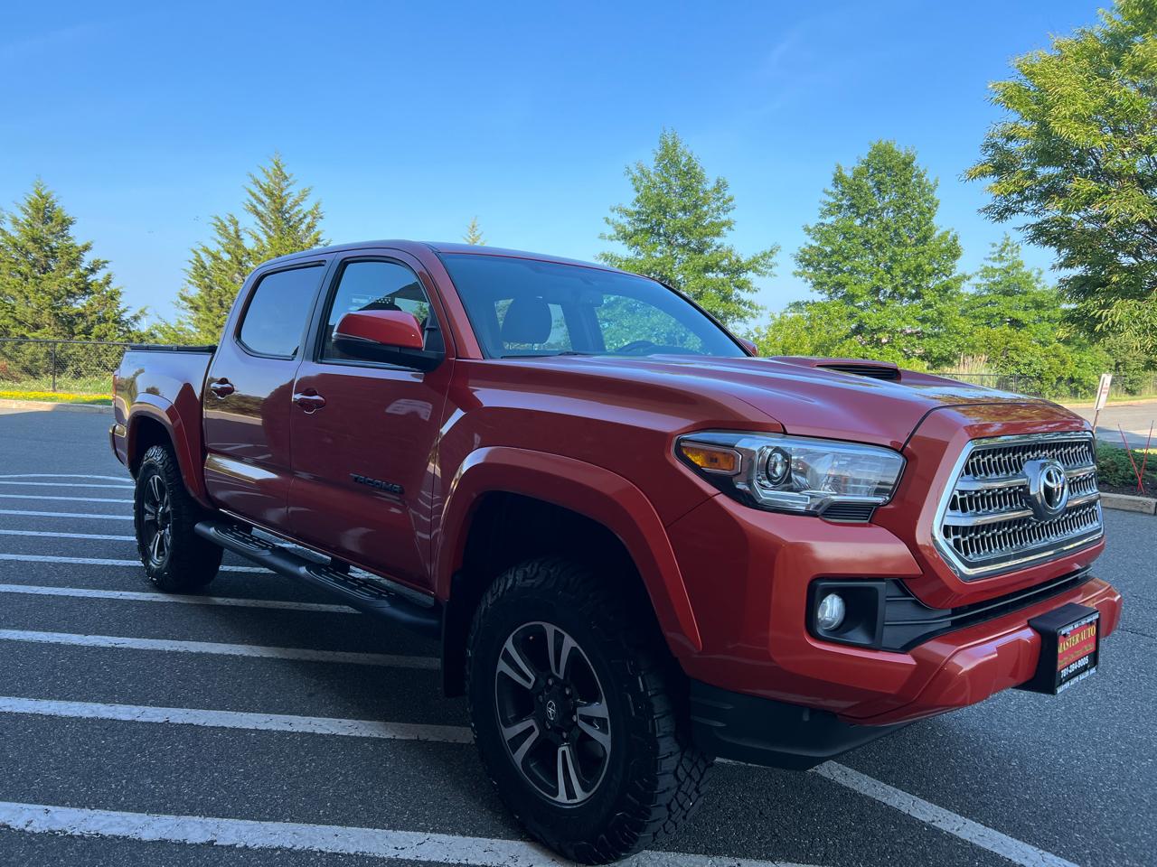 Toyota Tacoma 4WD Double Cab V6 AT TRD Sport (Natl) 2017