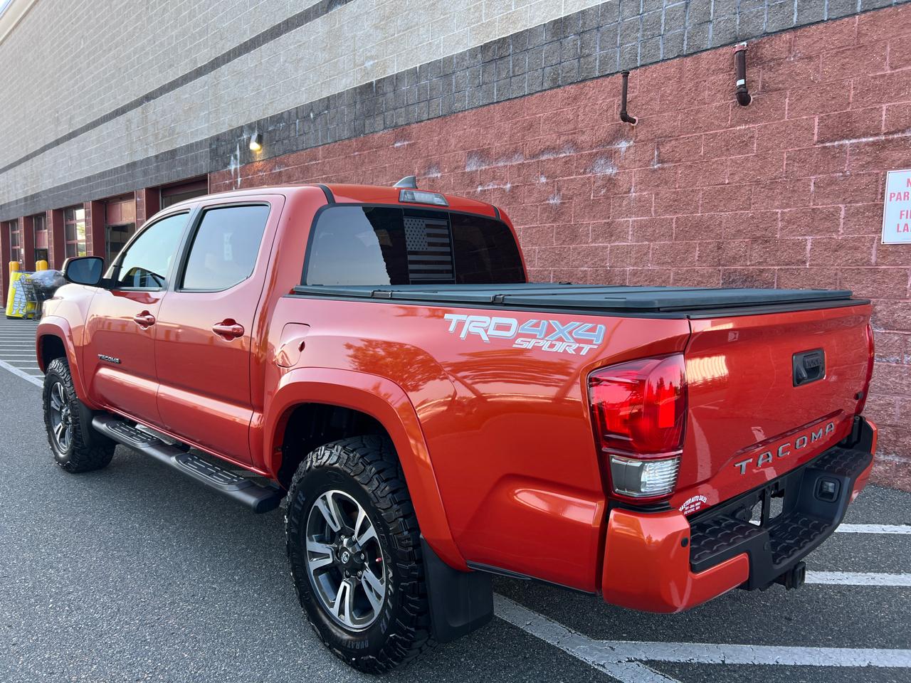 Toyota Tacoma 4WD Double Cab V6 AT TRD Sport (Natl) 2017