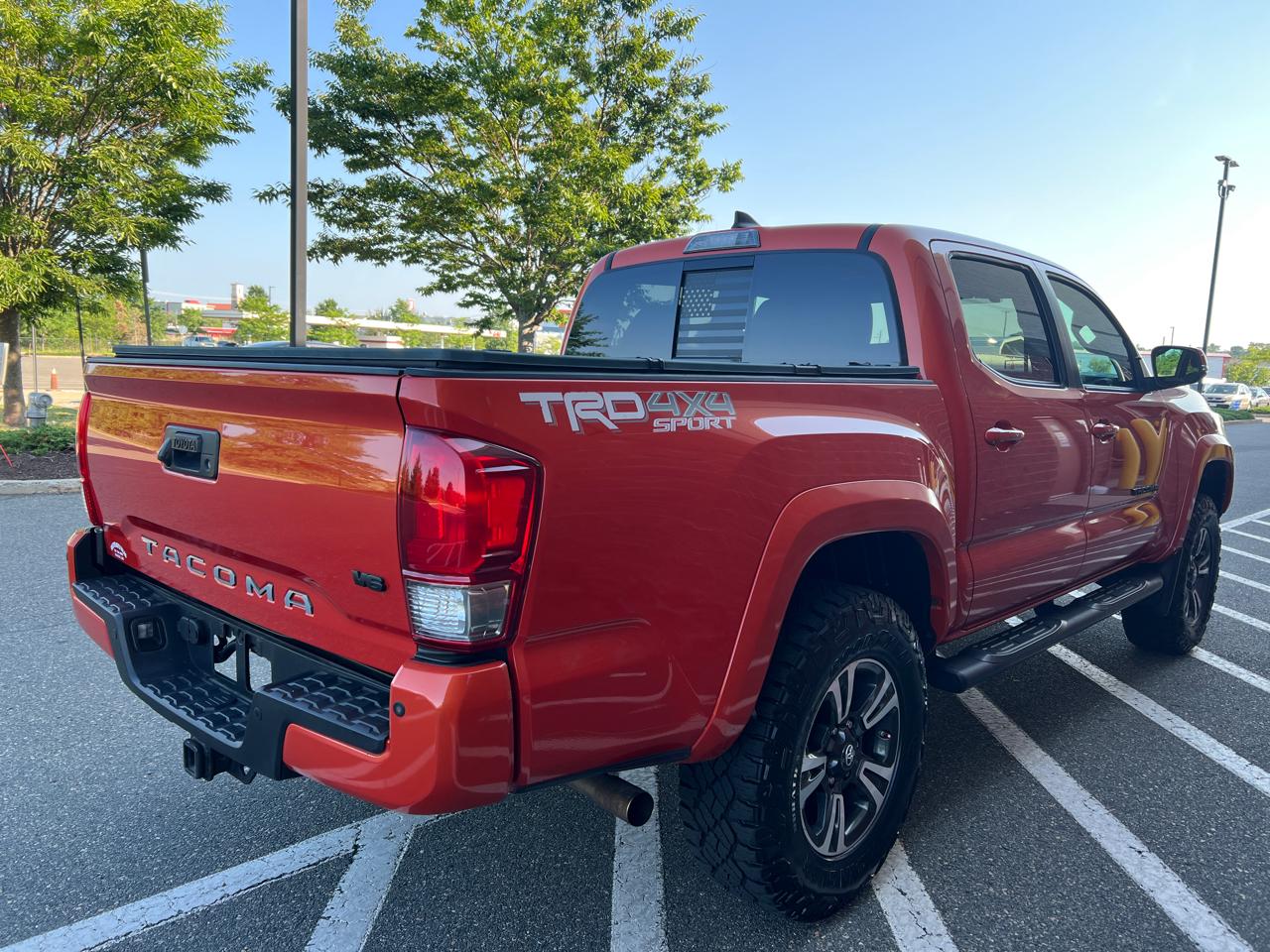 Toyota Tacoma 4WD Double Cab V6 AT TRD Sport (Natl) 2017