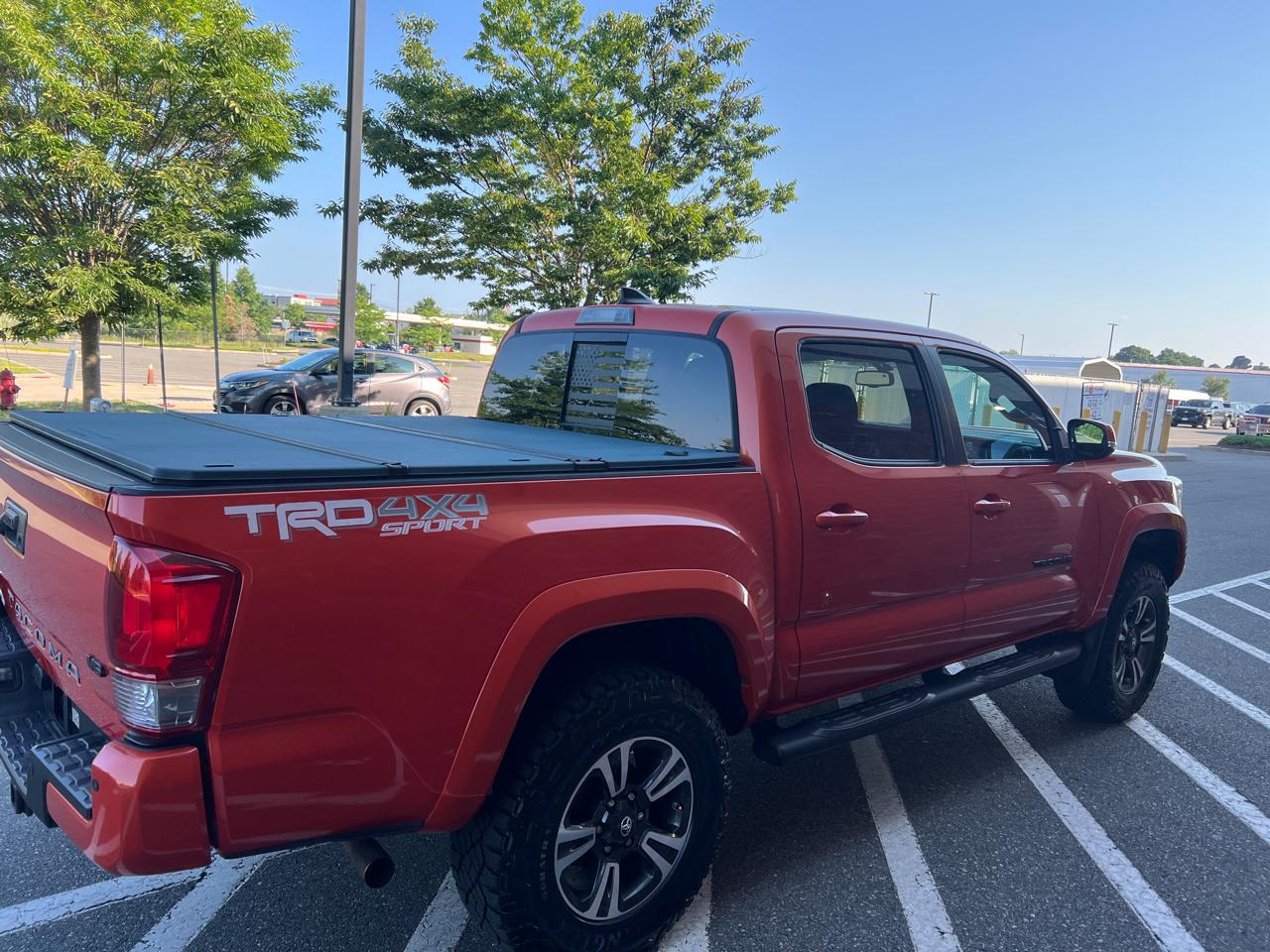 Toyota Tacoma 4WD Double Cab V6 AT TRD Sport (Natl) 2017