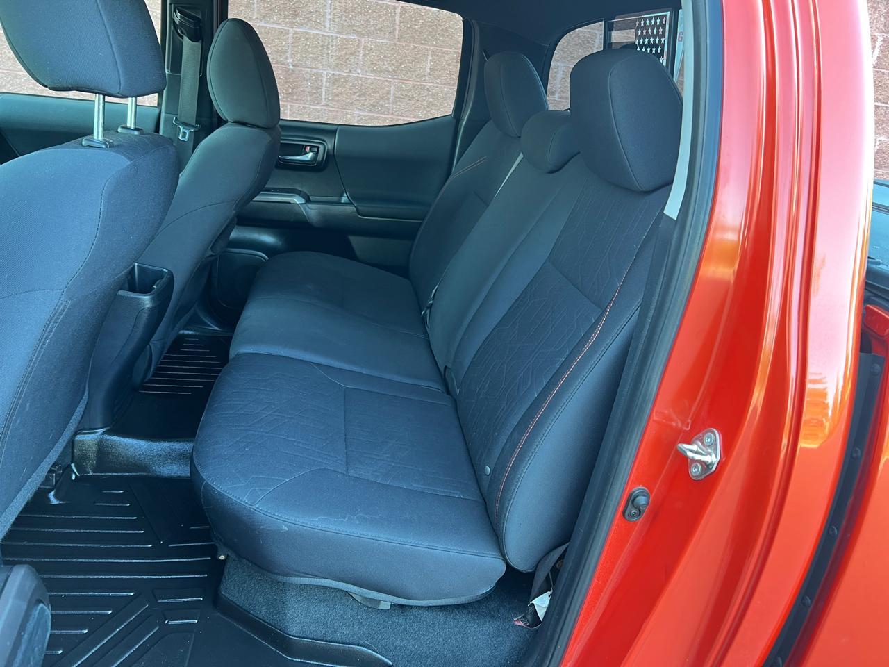 Toyota Tacoma 4WD Double Cab V6 AT TRD Sport (Natl) 2017