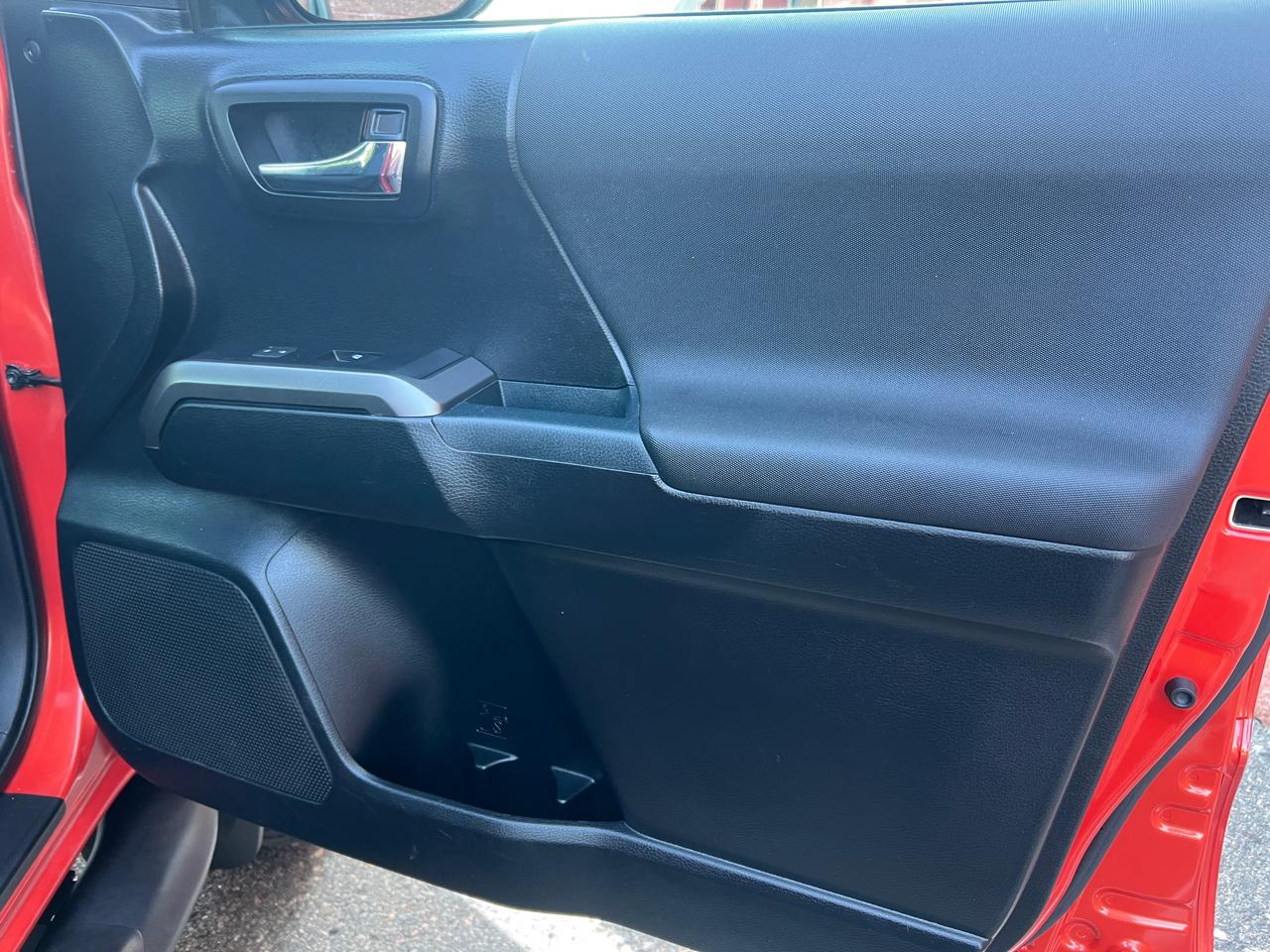 Toyota Tacoma 4WD Double Cab V6 AT TRD Sport (Natl) 2017