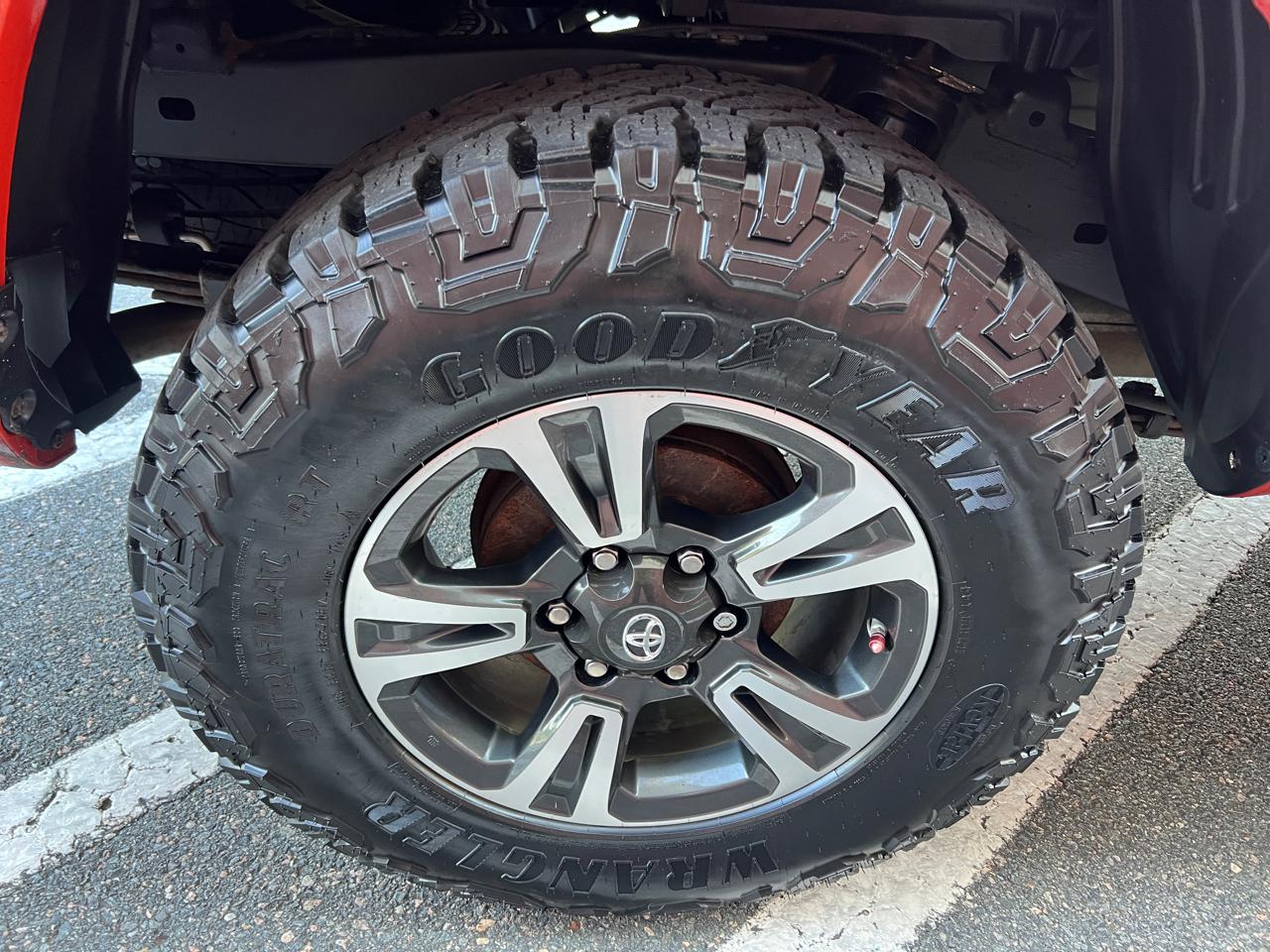 Toyota Tacoma 4WD Double Cab V6 AT TRD Sport (Natl) 2017
