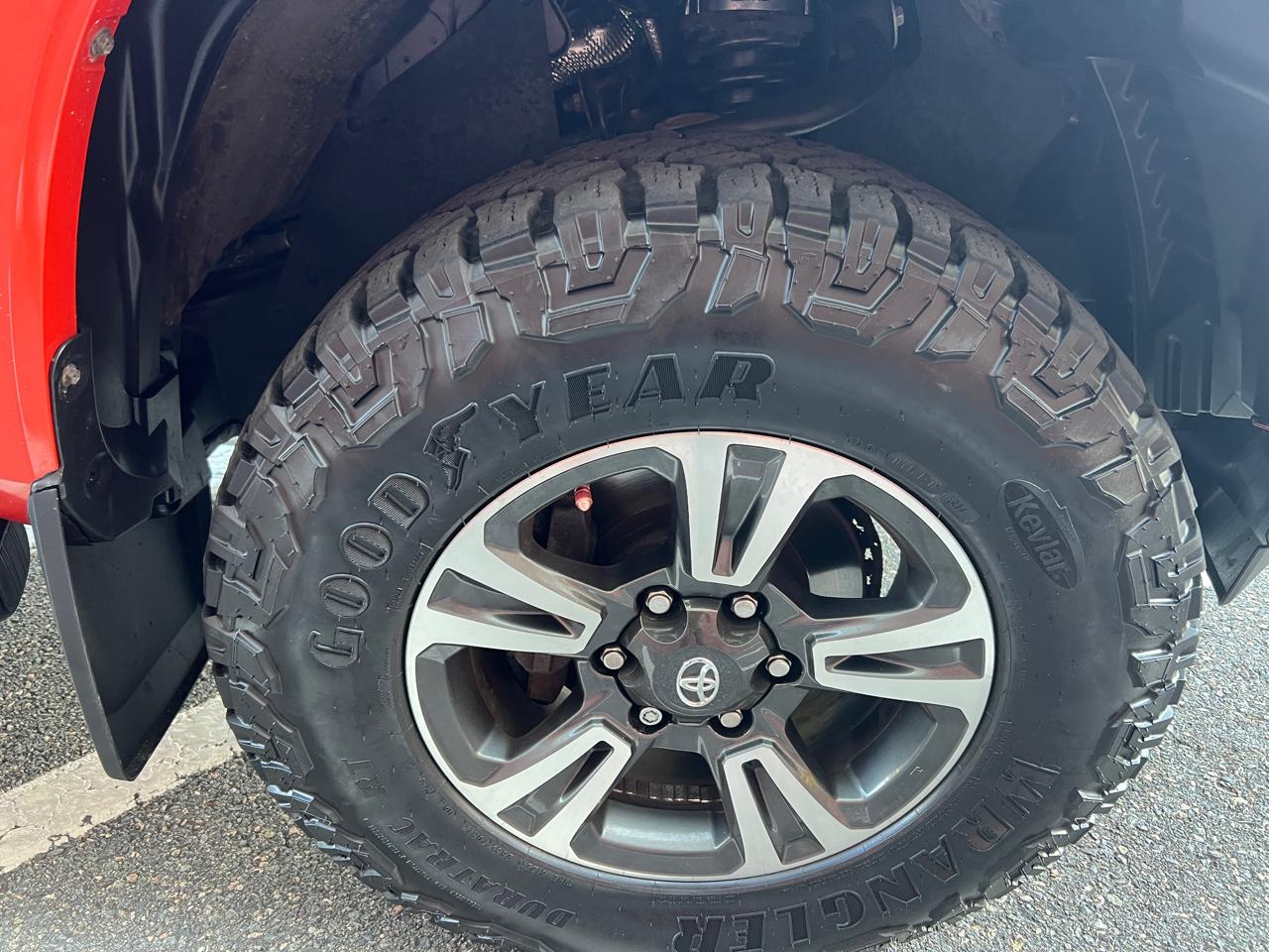 Toyota Tacoma 4WD Double Cab V6 AT TRD Sport (Natl) 2017