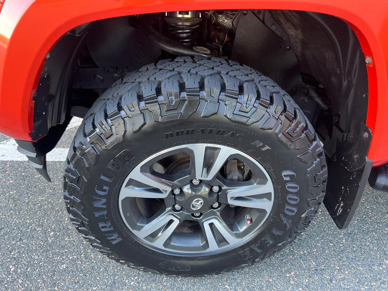 Toyota Tacoma 4WD Double Cab V6 AT TRD Sport (Natl) 2017
