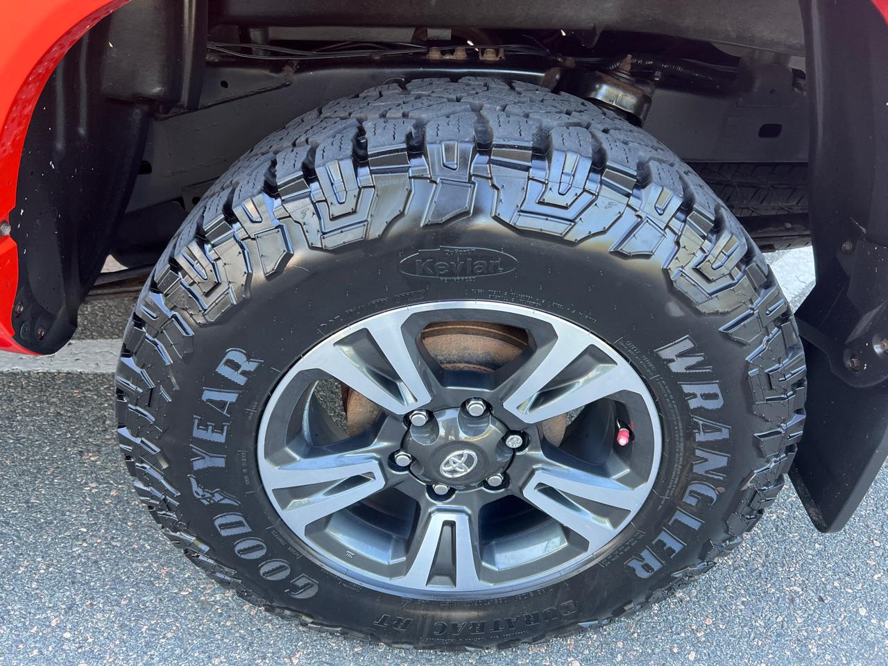 Toyota Tacoma 4WD Double Cab V6 AT TRD Sport (Natl) 2017