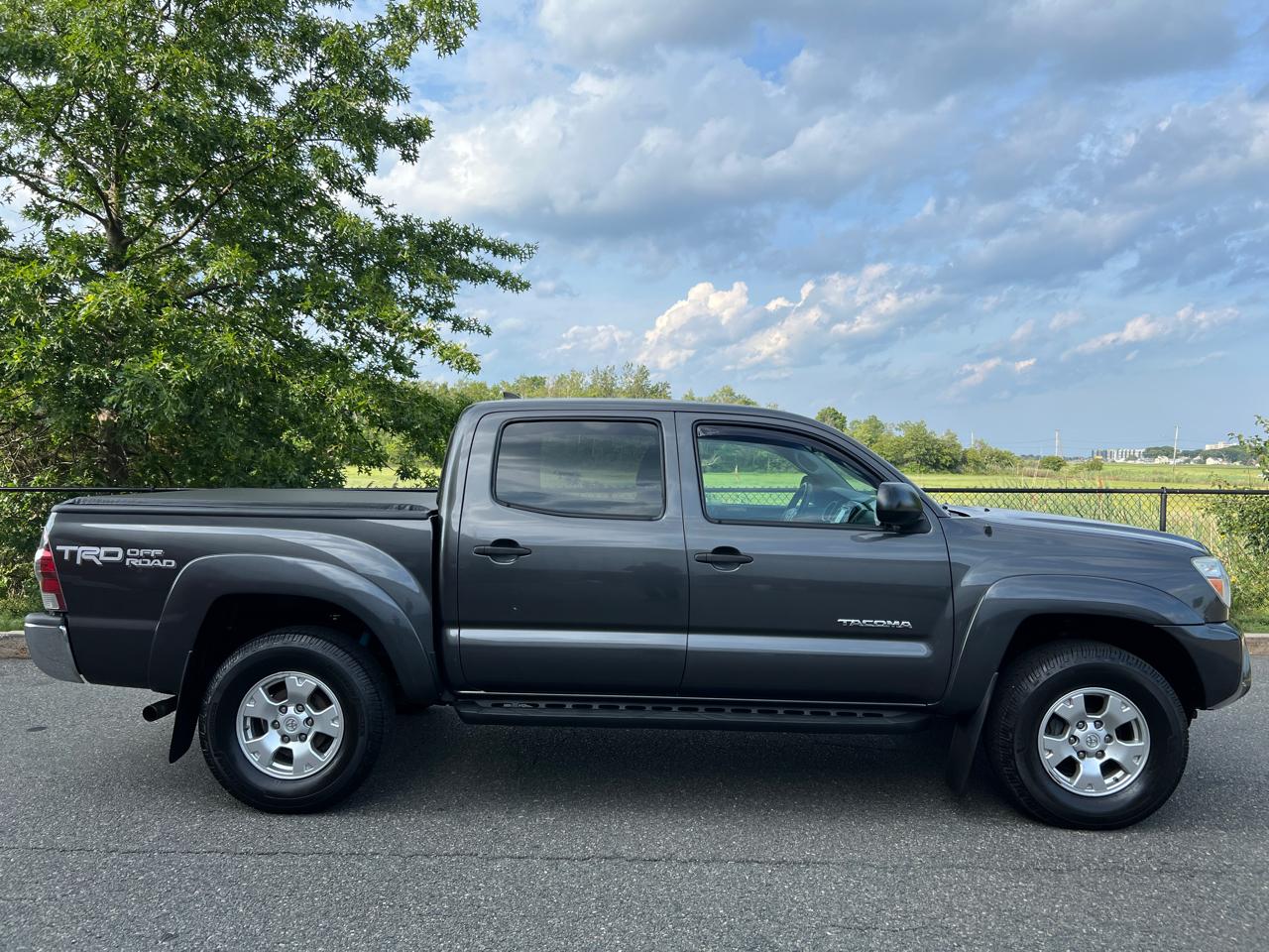 Toyota Tacoma 4WD Double Cab V6 AT TRD Off Road (Natl) 2015