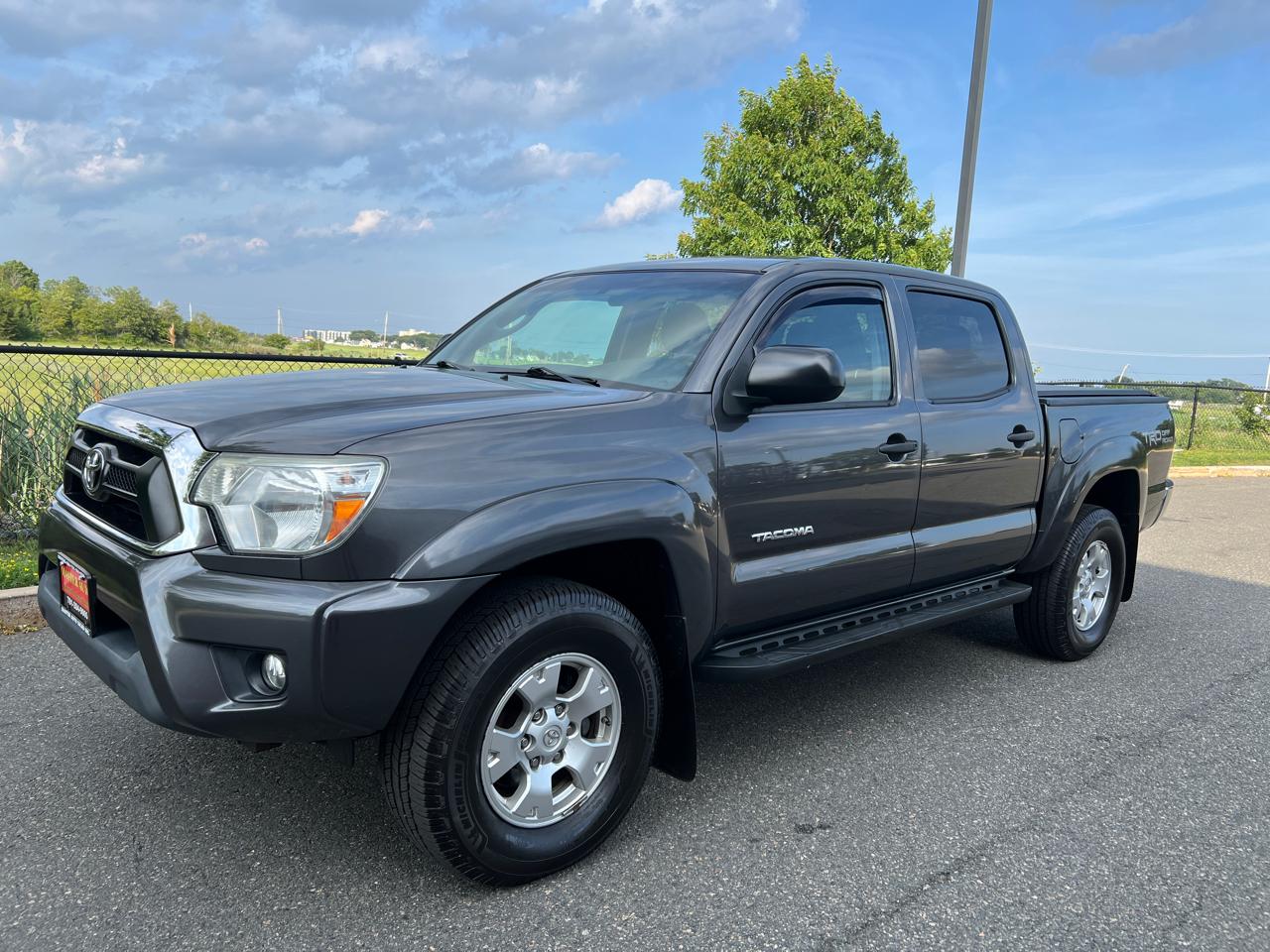 Toyota Tacoma 4WD Double Cab V6 AT TRD Off Road (Natl) 2015